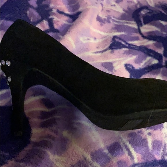 Shoes - Picture 2 of 3